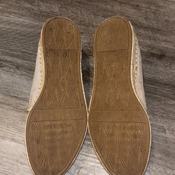 Dr. Scholl's Find Me Loafer- Oyster (Gray/Beige) - Picture 3 of 6